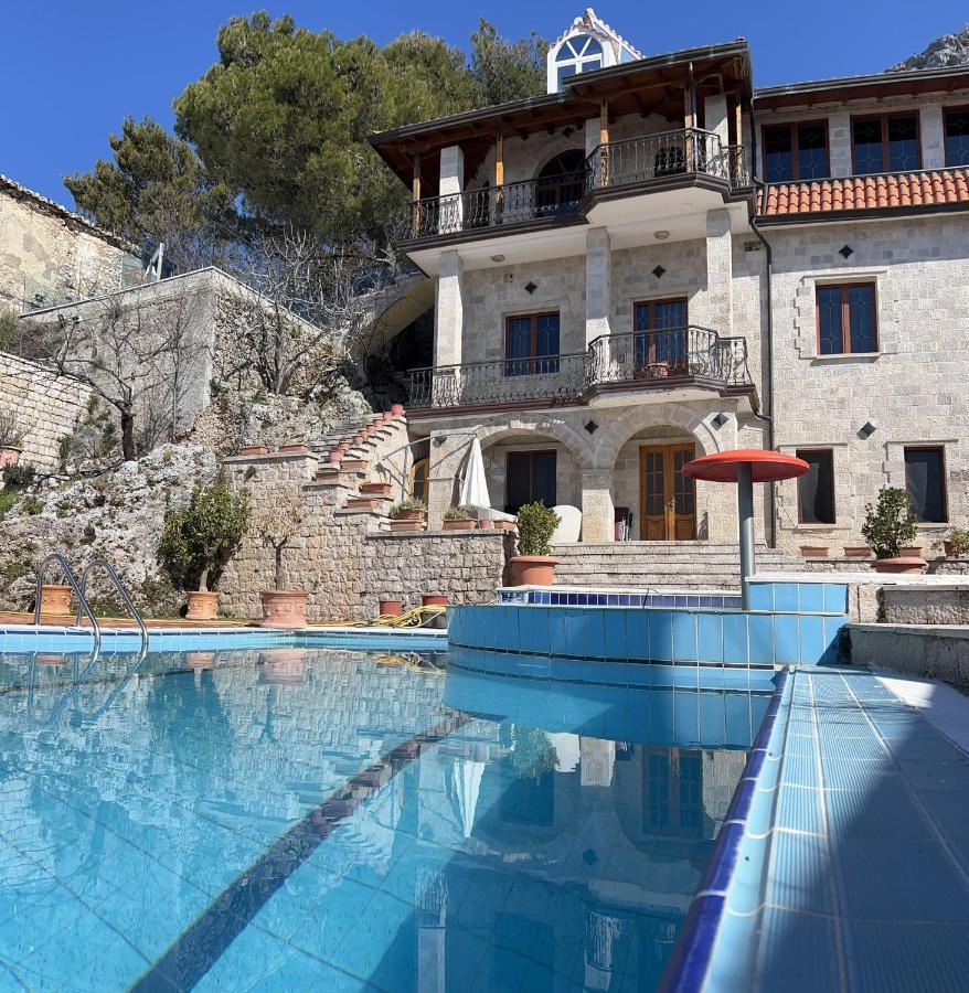 Villa Celaj “The Castle” Krujë Exteriér fotografie