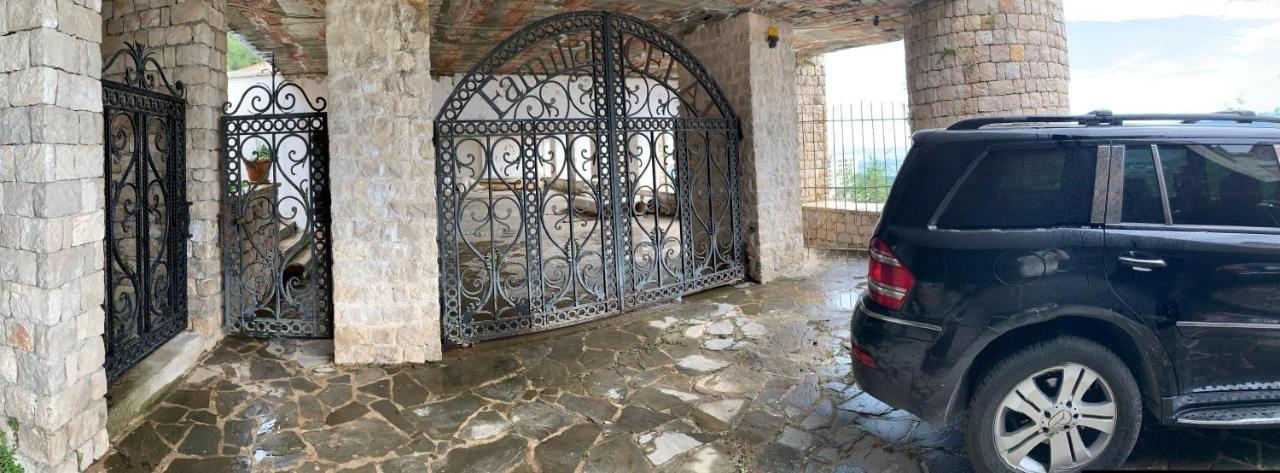Villa Celaj “The Castle” Krujë Exteriér fotografie